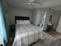 Spacious, Newly Renovated Home in a Quiet Neighborhood - 무료 와이파이