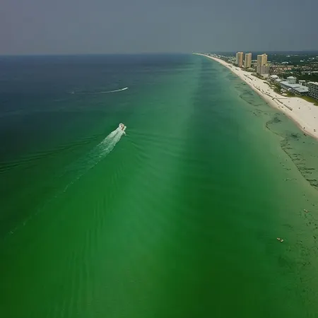 Charming 3-bedroom Beach Townhouse with WiFi in Beautiful Panama City Beach.