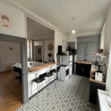 Chez Aristide, 3 to 7 ppl flat ideally located in Auxerre city center. Hoteles en Auxerre
