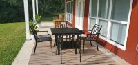 Country living in new 2bdrm/2bth farmhouse in lovely Chappell Hill with WiFi, AC - Homestays