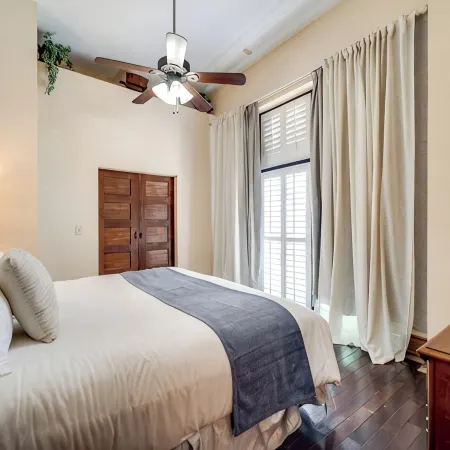 Private Unit Downtown Next to GSM Railroad & Polar Express