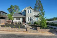 Gorgeous 4-bedroom house steps to Historic Folsom's Sutter Street & Lake Natoma