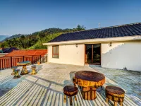 Mogan Mountain Style B and B - farm stay