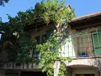 Le Mas de Lucien between Arles, Nimes and Avignon Hotels in Beaucaire