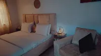 Zek Dynasty - Bed and breakfasts