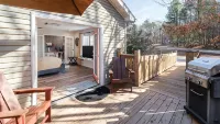 380 sf 3 min From DT Waxhaw Sleeps 2 Private PatioThe Little Big Suite - 3-Star