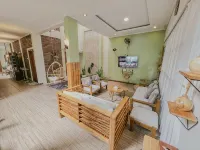 Monggo Nginep @Kotagede 5 Rooms with Tropical Pool Hotels in Kotagede