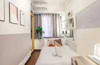 Stunning Suite 10 Steps from Eastwood Mall - balcony