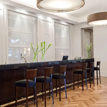 NH Collection Buenos Aires Lancaster Отели рядом с достопримечательностью «Спортивный клуб «Сентро-Наваль»»