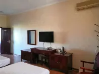 Gaotai Fengze Hotel - Parkplatz