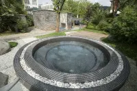 Anning Hot Spring Hotel - Hot Springs