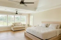 Lakefront Home for Families & Groups – Private Pool, BBQ, Kayaks, Fishing - 4 stjerner