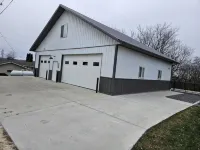 Cozy, private apt in small river town with short drive to city-border WI and IA. - 民泊