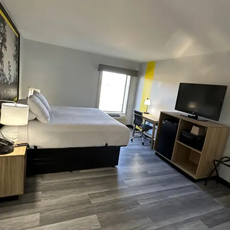 Super 8 by Wyndham Alexandria La