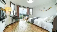 Anmyeondo Enew Pension - parking