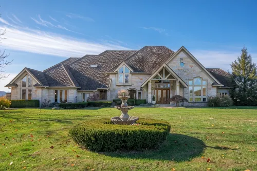 Jett Manor - Hermann, MO 13-Acre Private Estate w/ Hot Tub, Sauna & Scenic Views - Wifi