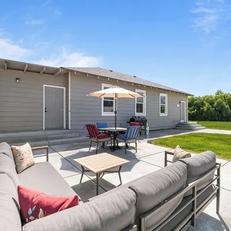 Pet-Friendly Home and Farm Style Experience