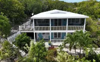 Ocean Views - Comfy Family Home Sleeps up to 10 - Hideaways Beach Club Hotel di 