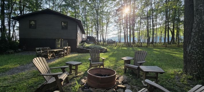 Pup Paradise by Wisp & Deep Creek Lake- Firepit, Pool, Gym, King Bed, Dogs-ok Hotels in Garrett County