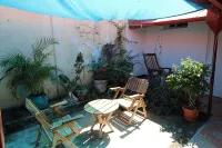 Charmed by La CalzadaPrivate home in the heart of Granada2Br/AC/WiFi/Kitchen Hotels in 