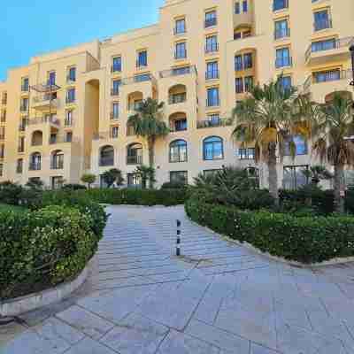 Stunning Seafront Portomaso Apartment w/terraces Hotel Exterior