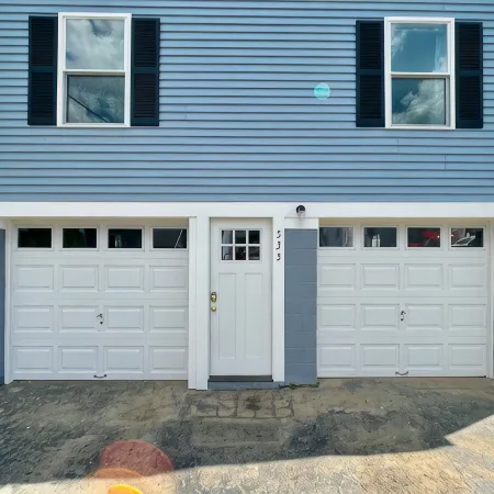 ~2.5mi to Beaches & Downtown Newport - Private Apartment