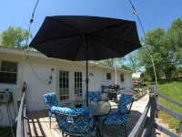 Cozy home near Lake Guntersville, w/ boat parking