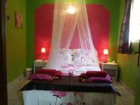 Seaside Cottage-Loc. from 090426 to 140526- Loc Mat.  Beach