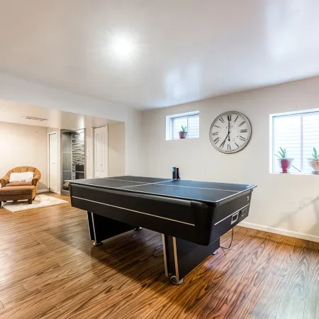 Re-Designed, Cosmos Retreat, King Bed, Hot Tub, WiFi, Large TVs, Spacious & Calm