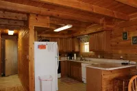 Pillow Rock Deluxe Luxury Log cabin in the New River Gorge area