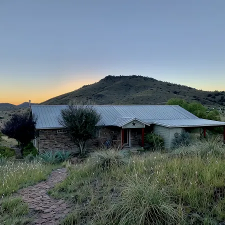 Cozy Home With Mountain Views Near Davis Mtn State Park and McDonald Observatory