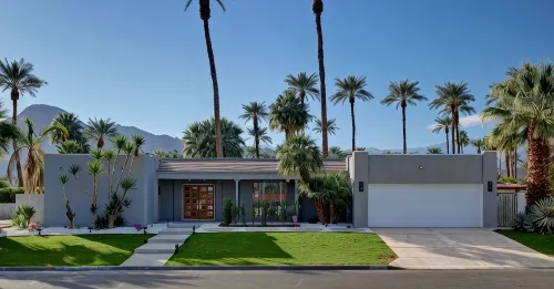Sunny Mid-Century Modern Beauty! Stunning Pool, Spa & Mountain Views! - Mountain view