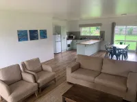 Spacious, Modern and Central