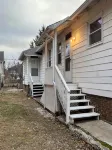 Charming 2-bedroom apartment in beautiful Belleville with WiFi