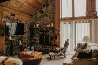 A-Frame-Away cozy secluded cabin minutes from 7Springs - Chalets