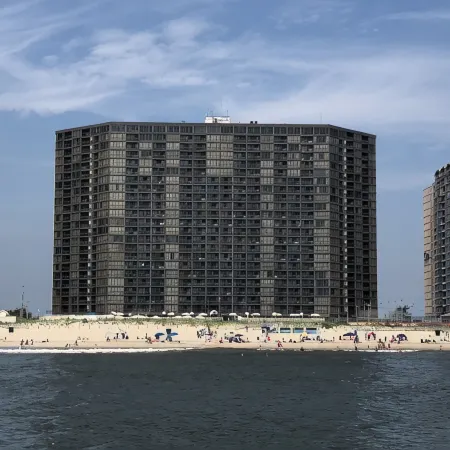 Direct Oceanfront, Tiki Bar & Grill, Saunas, Gym,Tennis, Wifi & 3 Pools, 10% Off