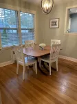 Charming home, easy access - everything Branford. Super Host with 5-Star Rating - Wifi