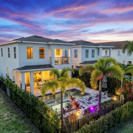 Beautiful House with Pool in Reunion Orlando 10 Minutes from Disney