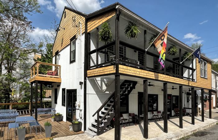 The Downtown Flat at Creekside