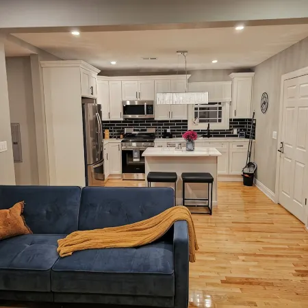Deluxe Aparment Spacious 3-bedroom apartment with WiFi, AC in nice Elizabeth