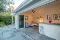 Sonoma Square Gem! Charming New Farmhouse w Pool + Private Detached Guest Suite