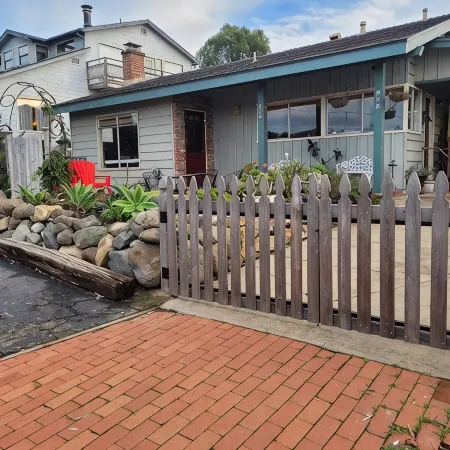 Morro Rock & Ocean View Bungalow