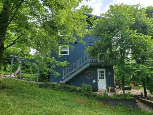 Quaint Stream Side Cottage 15m from Oxford&Hamilton OH - Homestays