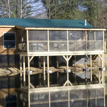 Romantic Cabin overloking pond