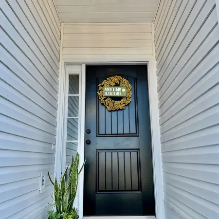 NEW MODERN Ranch-Style home — minutes from the course ! ⛳️