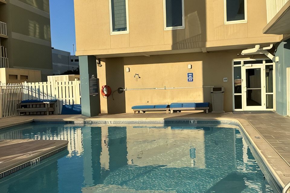 Photo 4 of 6