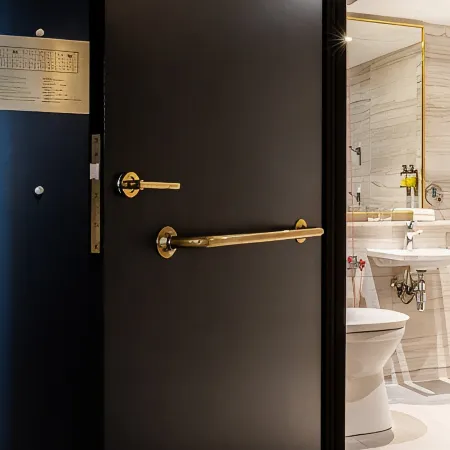 Leonardo Hotel London Aldgate Отели рядом с достопримечательностью «Небоскреб «Хирон-Тауэр»»