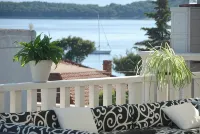 Villa Zorana Hostel - إطلالة على البحر