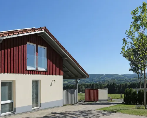 Cozy holiday home with a magnificent view Hotele w: Overath