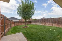 5 ⭐️ Clean & Quiet Barstow Retreat - บังกะโล